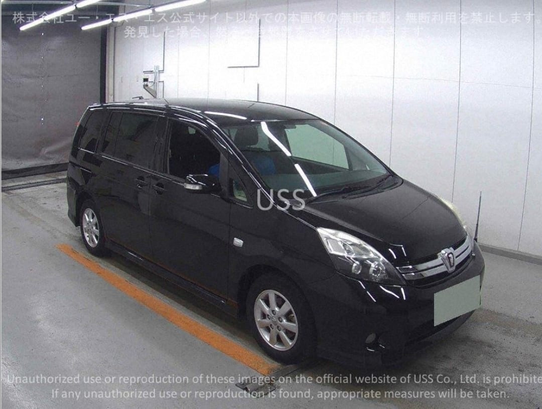 2013 TOYOTA ISIS PLATANA